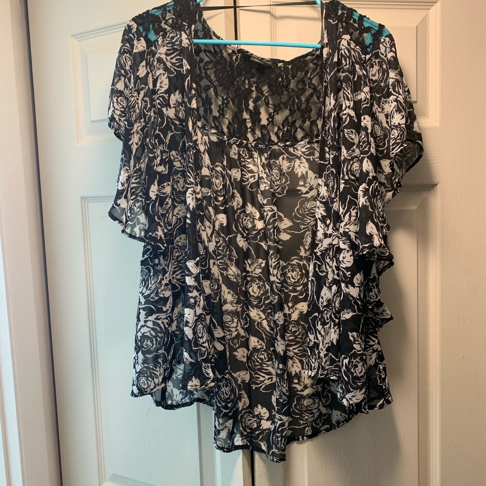 Black White Floral Kimono